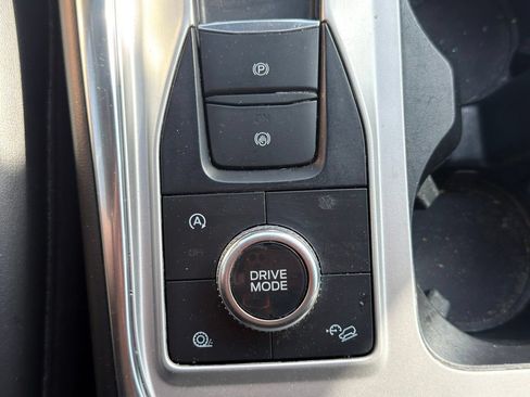 Used 2021 Ford Explorer XLT w/ Equipment Group 202A AWD/4WD image 43