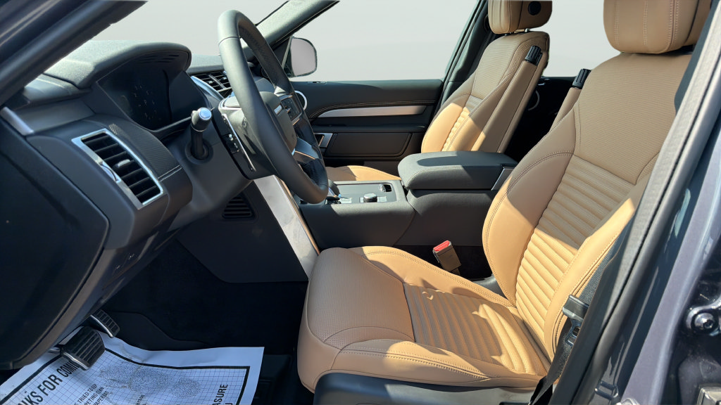 New 2026 Land Rover Discovery Dynamic SE AWD/4WD image 17