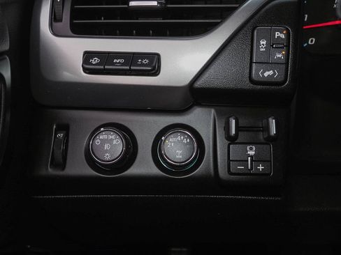 Used 2018 Chevrolet Tahoe Premier AWD/4WD image 21