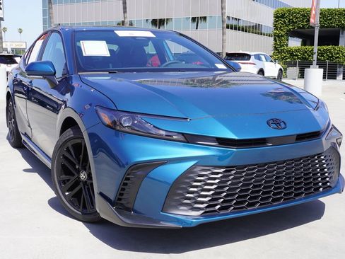 Certified 2026 Toyota Camry SE image 2