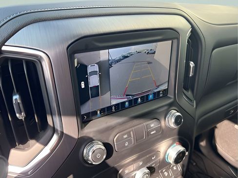 Used 2022 GMC Sierra 3500 Denali AWD/4WD image 15