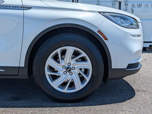 Used 2021 Lincoln Corsair FWD w/ Convenience Package image 11