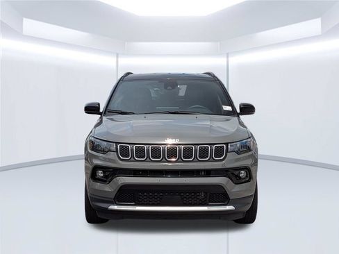 Used 2023 Jeep Compass Limited AWD/4WD image 10