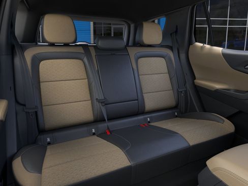 New 2025 Chevrolet Equinox ACTIV w/ Safety and Technology Package image 41