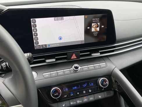 Used 2023 Hyundai Elantra Limited FWD image 28