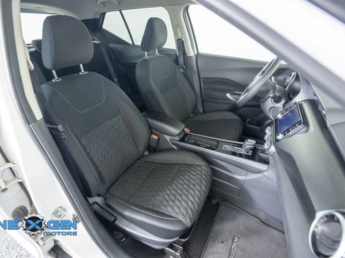 Used 2023 Nissan Kicks SV w/ Exterior Package FWD image 43