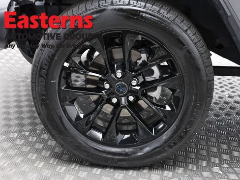 Used 2025 Jeep Wrangler Unlimited Sahara image 32