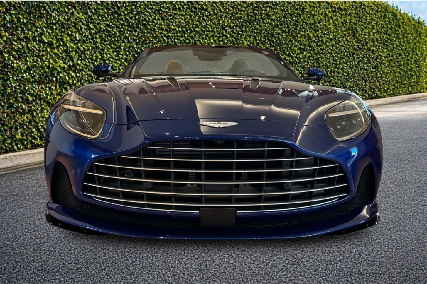 Used 2024 Aston Martin DB12 Convertible RWD image 7
