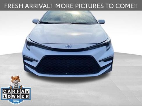 Used 2025 Toyota Corolla SE FWD image 2