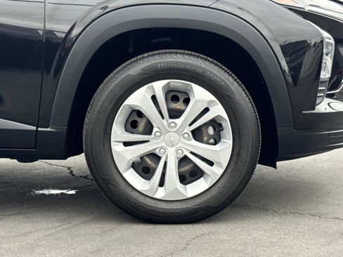 Used 2024 Chevrolet Trax LS image 27