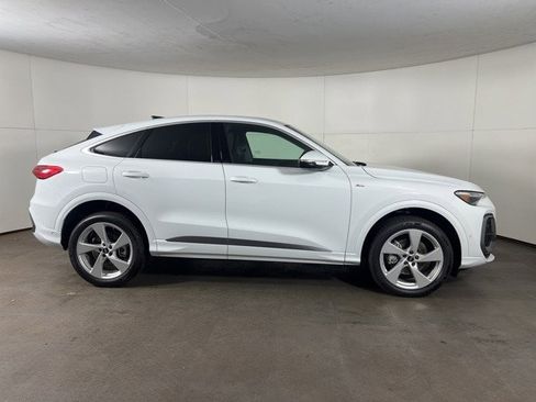 New 2025 Audi Q5 Premium Plus image 8