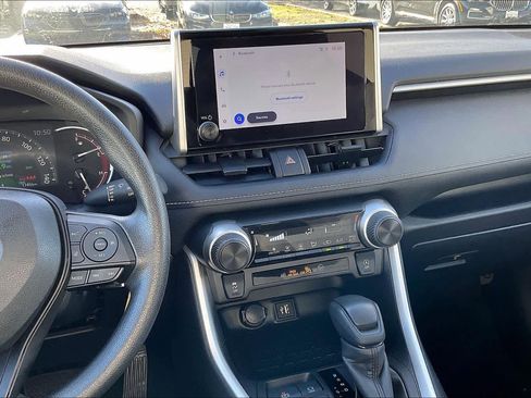 Used 2024 Toyota RAV4 LE image 9