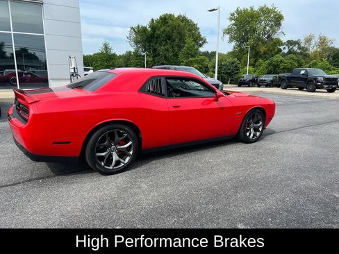 Used 2016 Dodge Challenger R/T w/ Driver Convenience Group RWD image 15