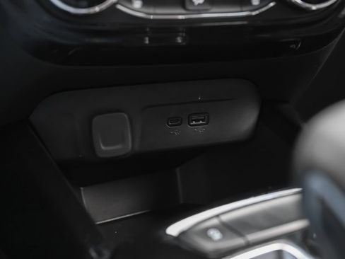 Used 2026 Chevrolet Trax LT w/ LT Convenience Package FWD image 30