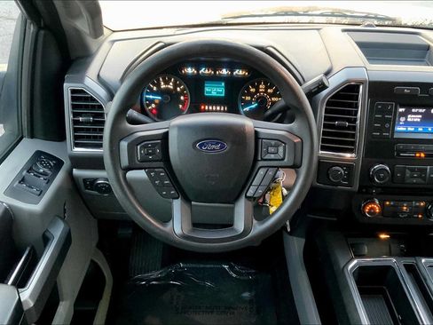 Used 2016 Ford F150 XLT AWD/4WD image 6