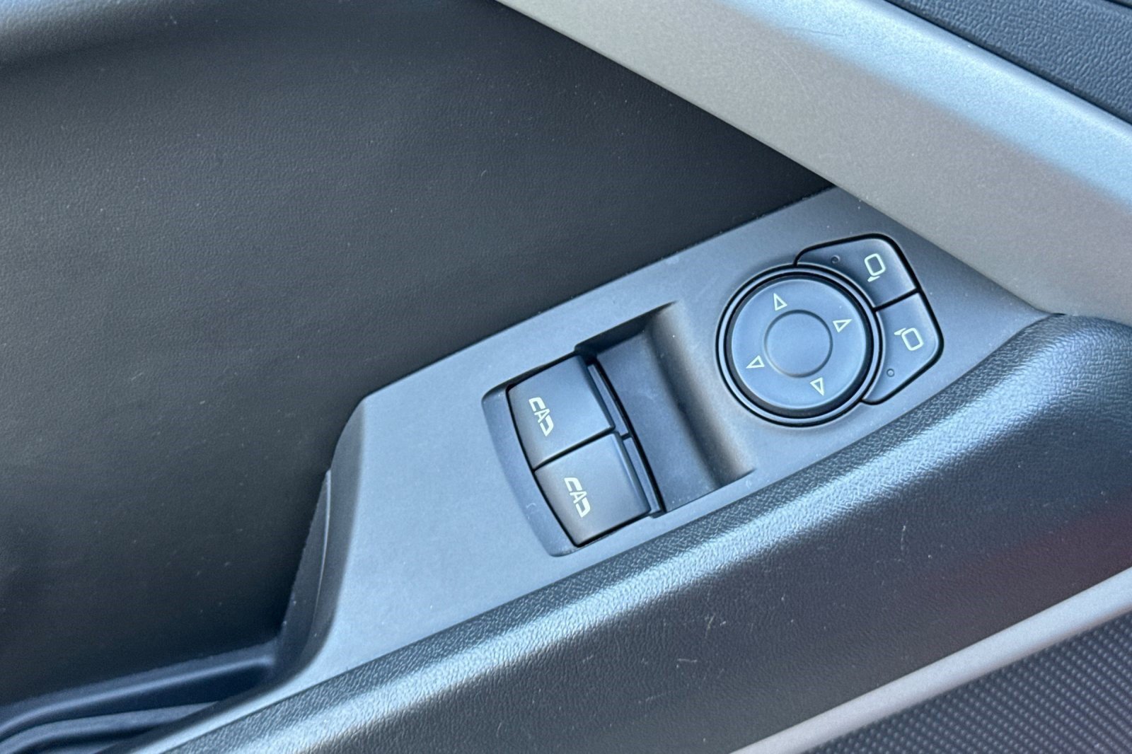 Used 2016 Chevrolet Camaro LT RWD image 14
