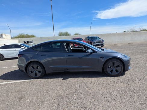 Used 2023 Tesla Model 3 Standard Range image 5