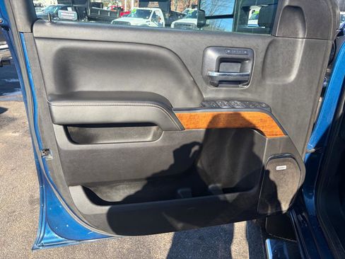 Used 2019 Chevrolet Silverado 2500 High Country w/ Duramax Plus Package image 21