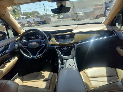 Used 2020 Cadillac XT6 Sport w/ Platinum Package AWD/4WD image 28