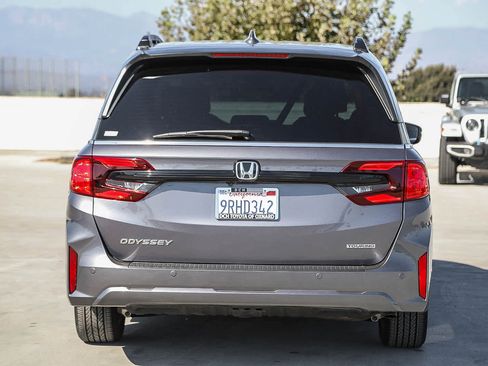Used 2025 Honda Odyssey Touring image 6