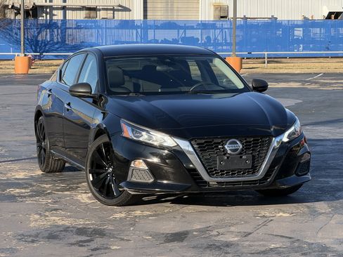 Used 2021 Nissan Altima 2.5 SV image 5