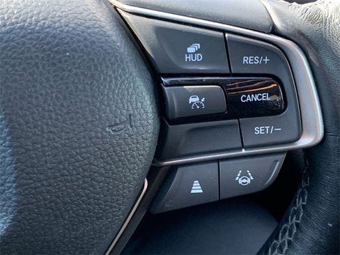 Used 2022 Honda Accord Touring image 29