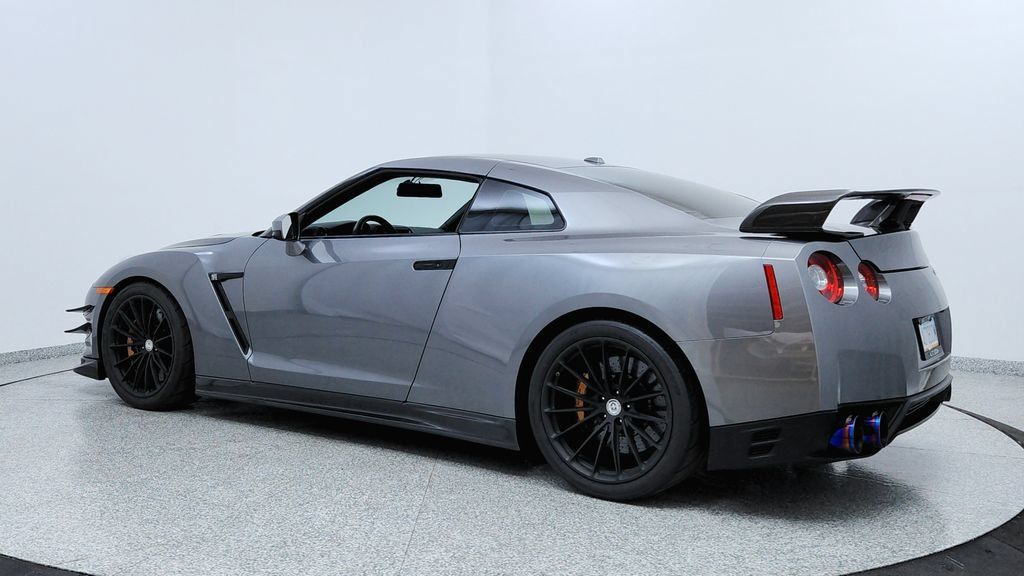Used 2015 Nissan GT-R Premium AWD/4WD image 3