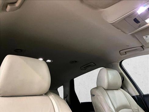 Used 2018 Buick Enclave Essence FWD image 17