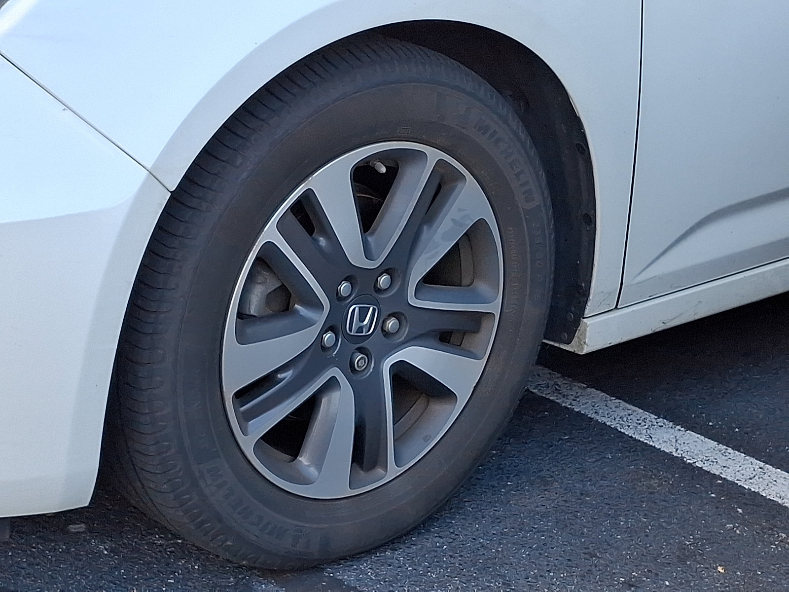 Used 2014 Honda Odyssey Touring image 4