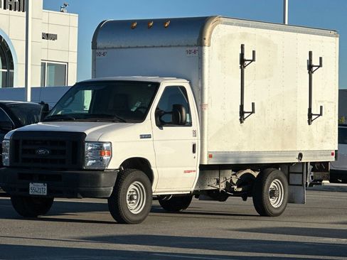 Used 2019 Ford E-350 and Econoline 350 Super Duty w/ Power Windows & Locks Group RWD image 9