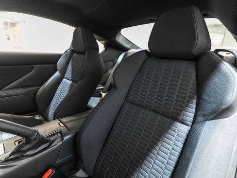Used 2025 Toyota GR86 w/ ALL Weather Mat Package (TMS) RWD image 6
