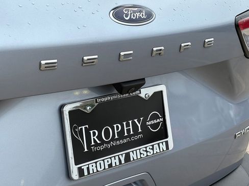 Used 2022 Ford Escape Titanium w/ Class II Trailer Tow Package AWD/4WD image 10