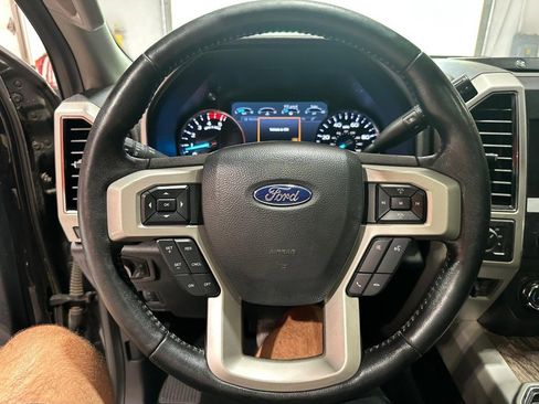 Used 2019 Ford F250 Lariat w/ Lariat Ultimate Package AWD/4WD image 29