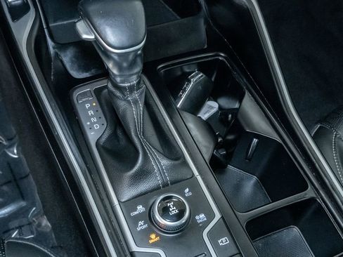Certified 2022 Kia Sorento S w/ Panoramic Sunroof Package AWD/4WD image 26
