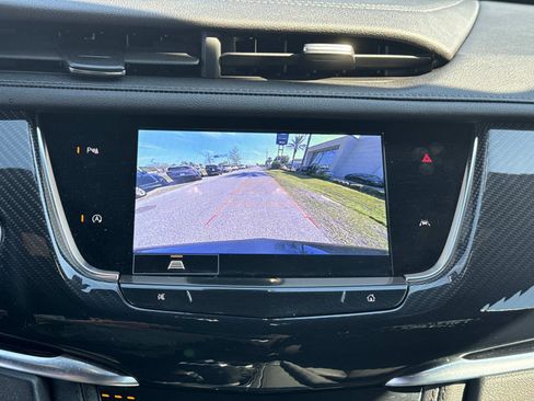 Used 2025 Cadillac XT6 Sport image 20