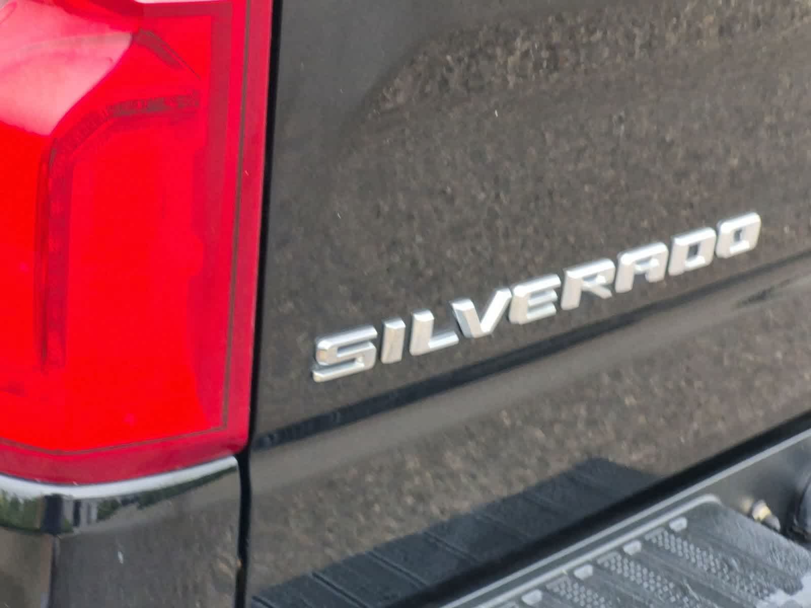 Used 2021 Chevrolet Silverado 1500 RST w/ Convenience Package II AWD/4WD image 13