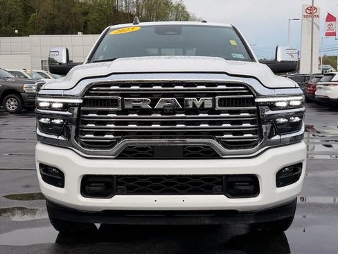 Used 2025 RAM 2500 Limited AWD/4WD image 10