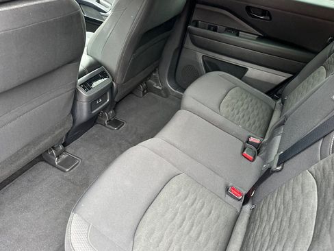 Used 2025 Nissan Pathfinder SV AWD/4WD image 13