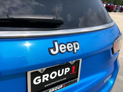 Used 2024 Jeep Compass Latitude AWD/4WD image 30