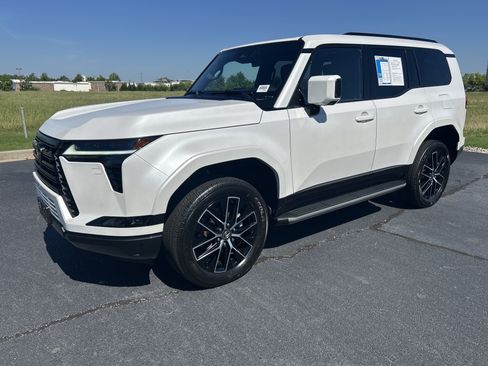 Used 2024 Lexus GX 550 w/ Cold Area Package AWD/4WD image 5