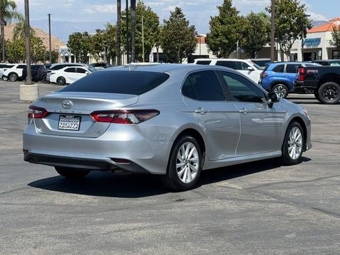 Used 2022 Toyota Camry LE w/ Carpet Mat Package (TMS) FWD image 5