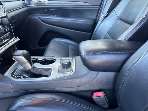 Used 2020 Jeep Grand Cherokee Limited w/ Luxury Group II AWD/4WD image 17