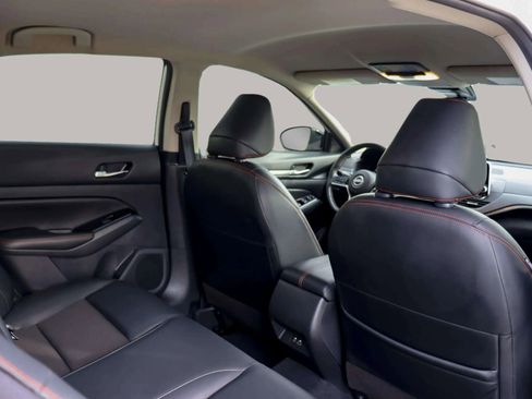 Used 2024 Nissan Altima 2.5 SR image 32