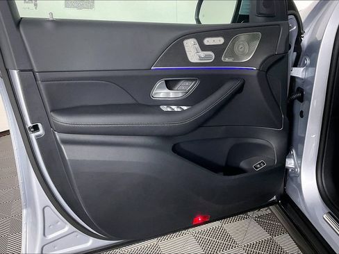 Used 2026 Mercedes-Benz GLS 450 4MATIC image 15