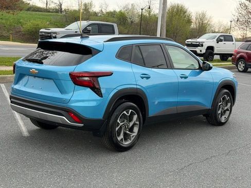New 2026 Chevrolet Trax LT w/ Driver Confidence Package FWD image 13