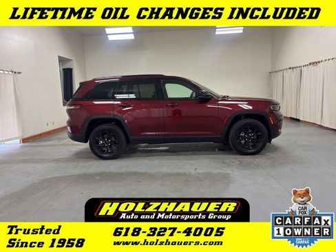 Used 2024 Jeep Grand Cherokee Altitude AWD/4WD image 1