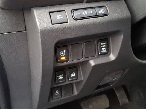 Used 2025 Nissan Frontier SV w/ SV Convenience Package image 28