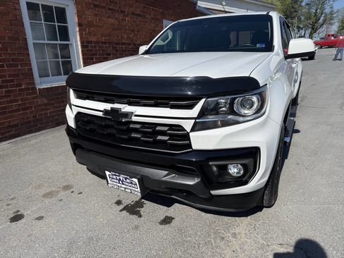 Used 2022 Chevrolet Colorado LT w/ Luxury Package AWD/4WD image 2