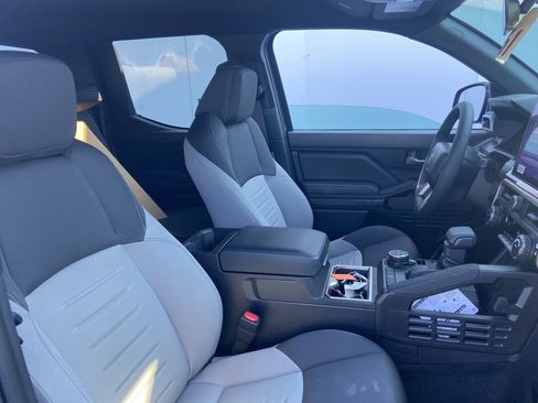 New 2025 Toyota Tacoma TRD Off-Road image 6