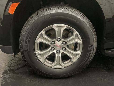 Used 2021 GMC Yukon SLE AWD/4WD image 25